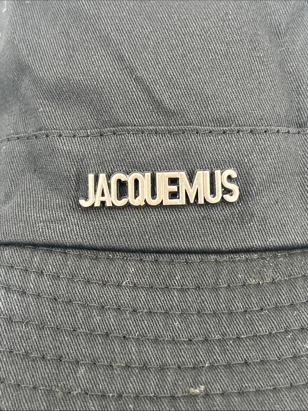 Jacquemus Black Frayed-Edge Wide Bucket Hat - Picture 2 of 9